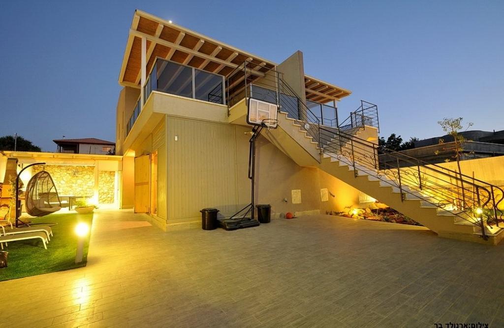 Between Sunrise And Sunset Suites Ya'ara Exterior photo